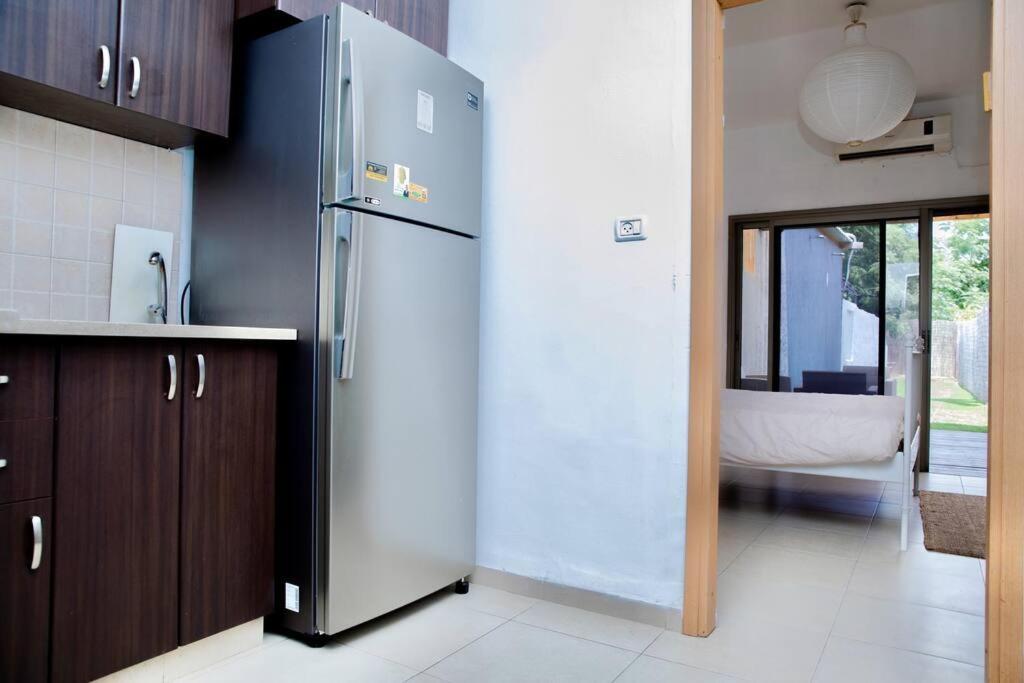 Homey Apartment Near The Beach Hadera Esterno foto
